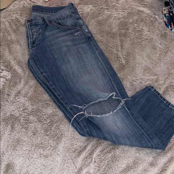 Citizens Of Humanity Denim - Citizens of Humanity Cropped Boyfriend Jeans